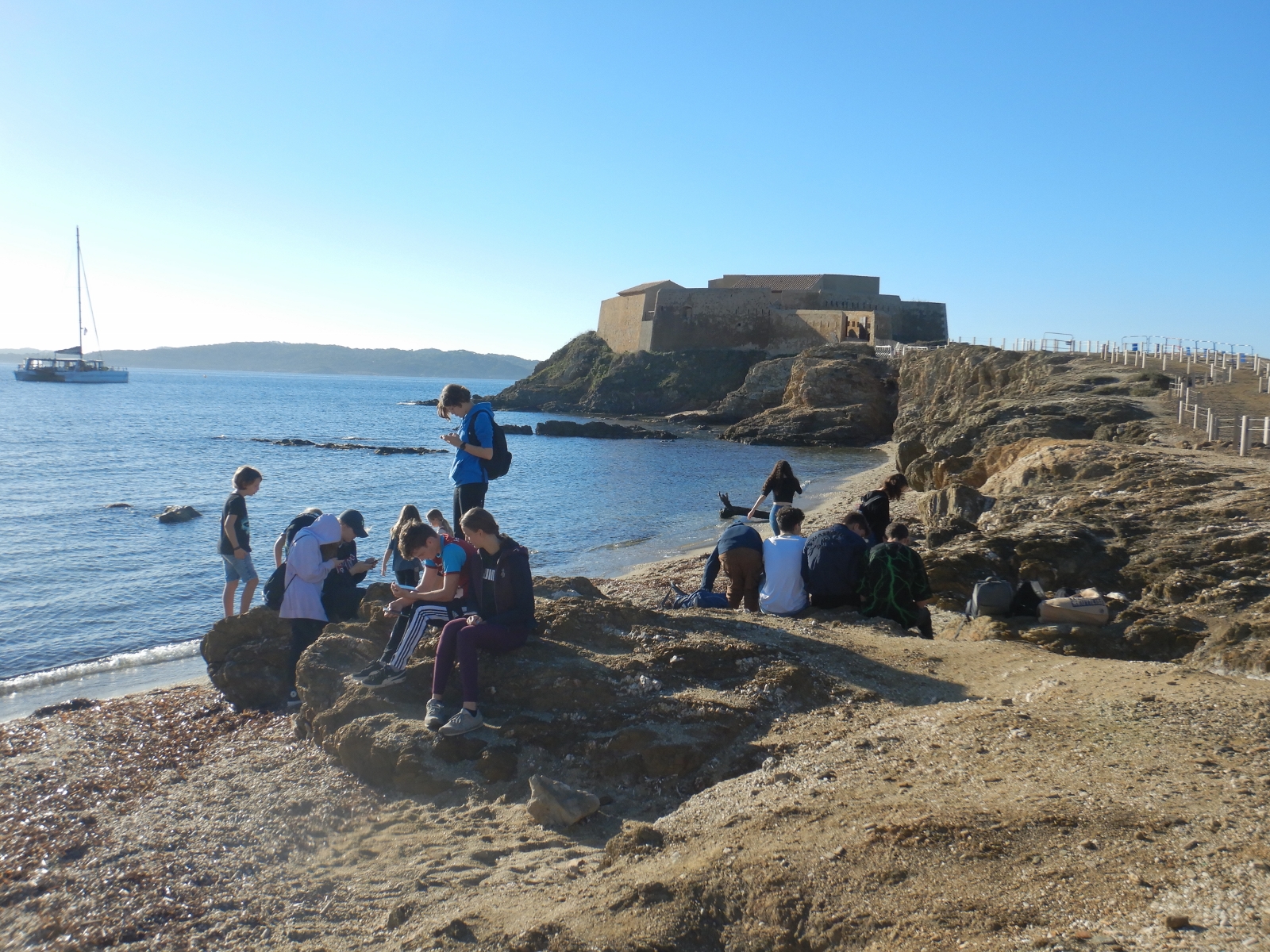 En attendant le bâteau vers Porquerolles
